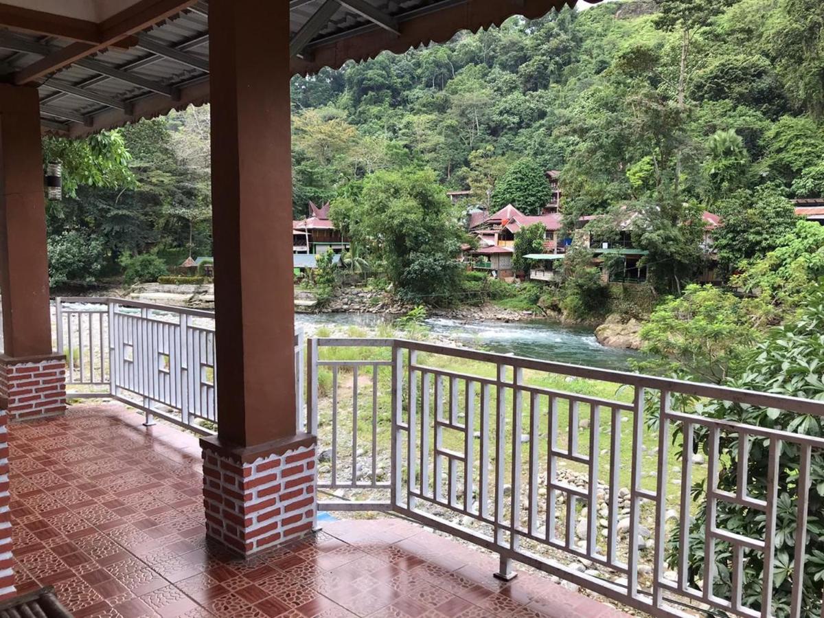Thomas' Retreat Bukit Lawang Hotel Exterior photo