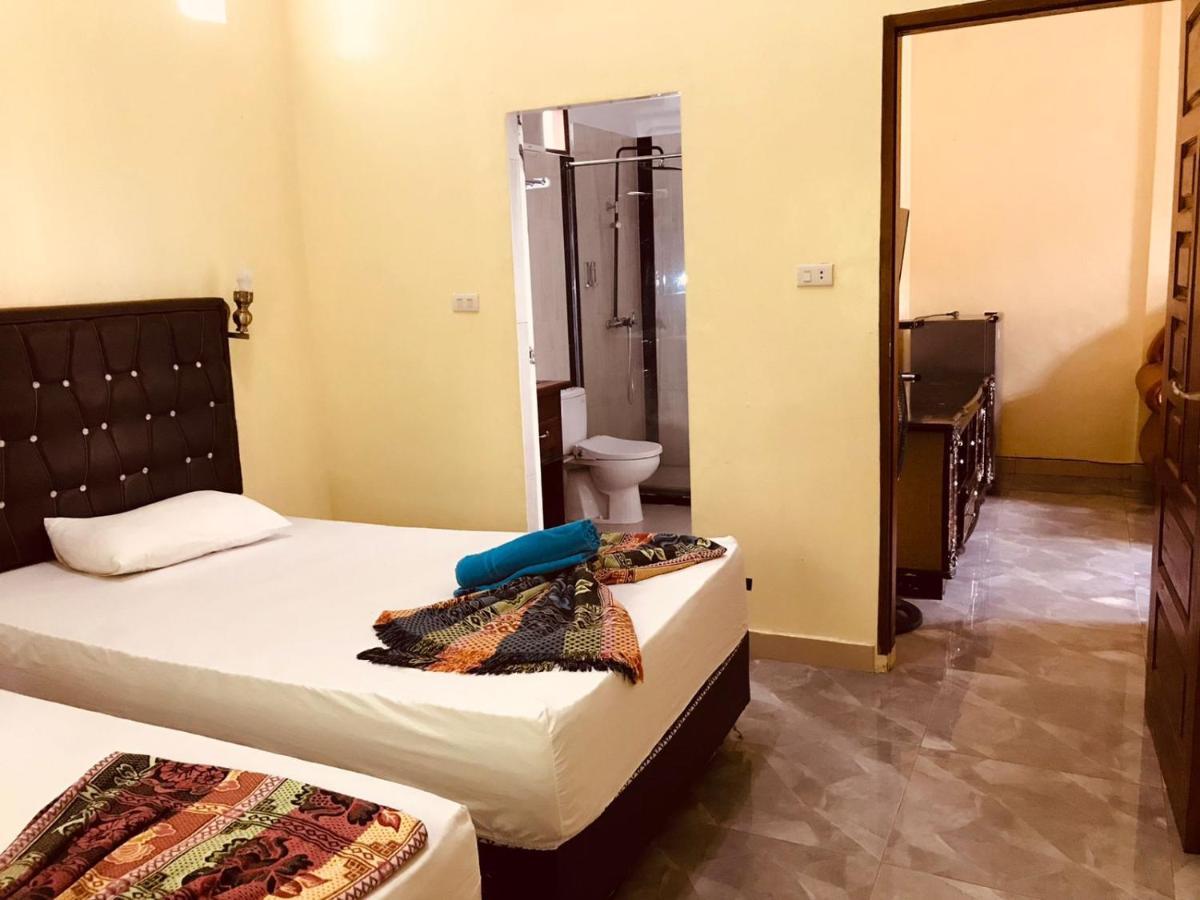 Thomas' Retreat Bukit Lawang Hotel Room photo