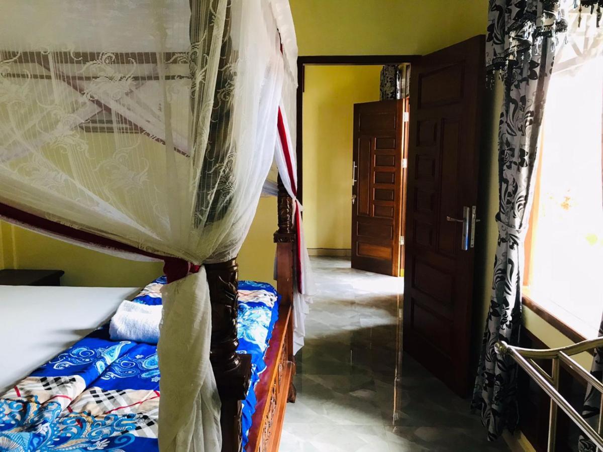 Thomas' Retreat Bukit Lawang Hotel Room photo