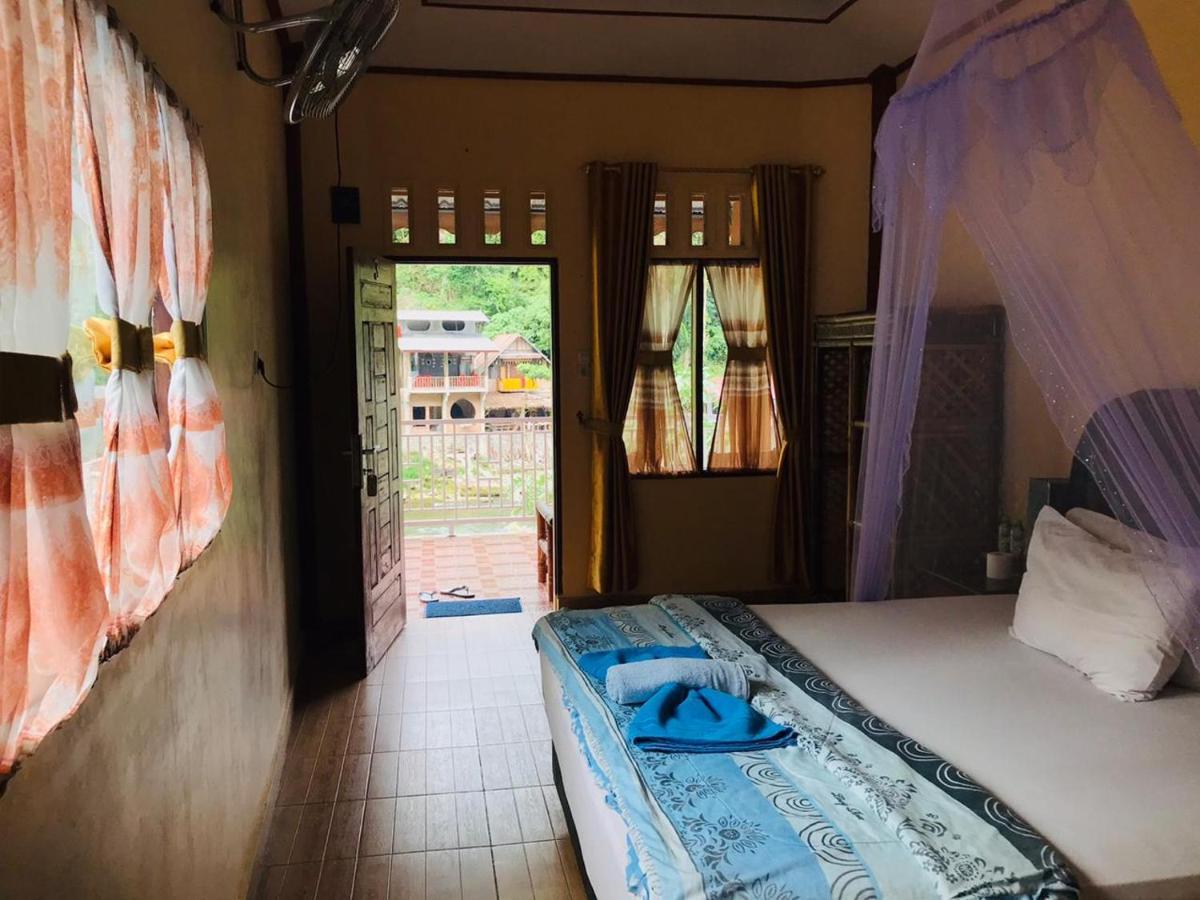 Thomas' Retreat Bukit Lawang Hotel Room photo