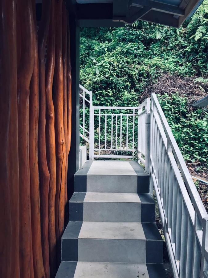Thomas' Retreat Bukit Lawang Hotel Room photo