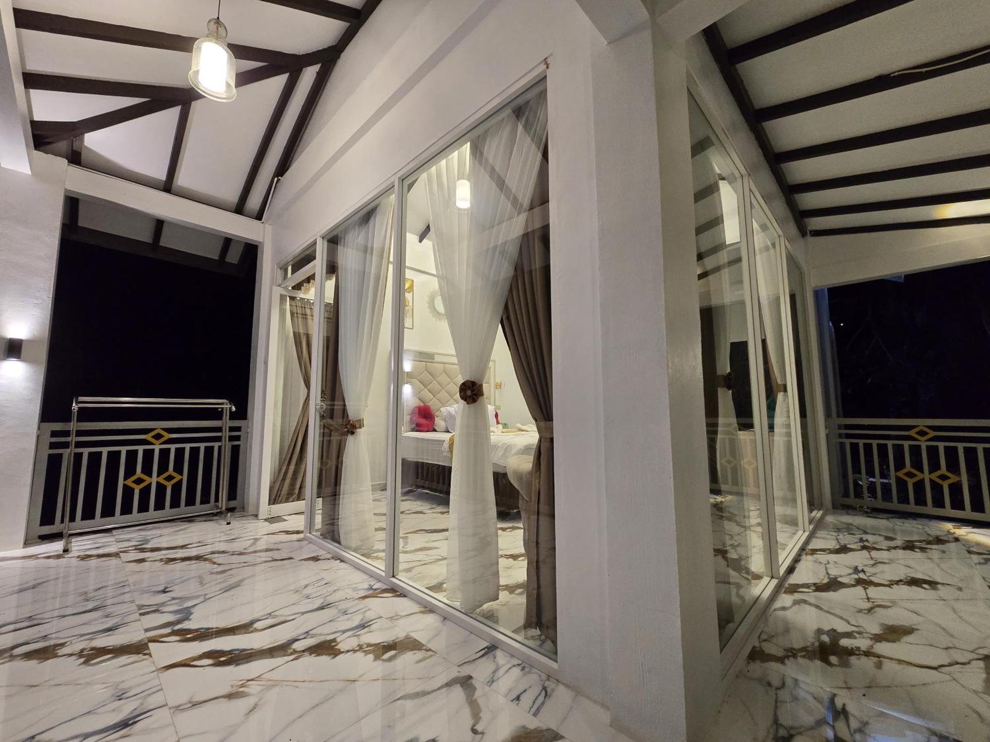 Thomas' Retreat Bukit Lawang Hotel Exterior photo