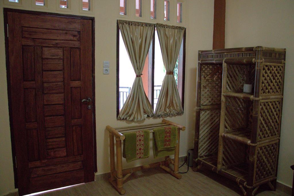 Thomas' Retreat Bukit Lawang Hotel Exterior photo