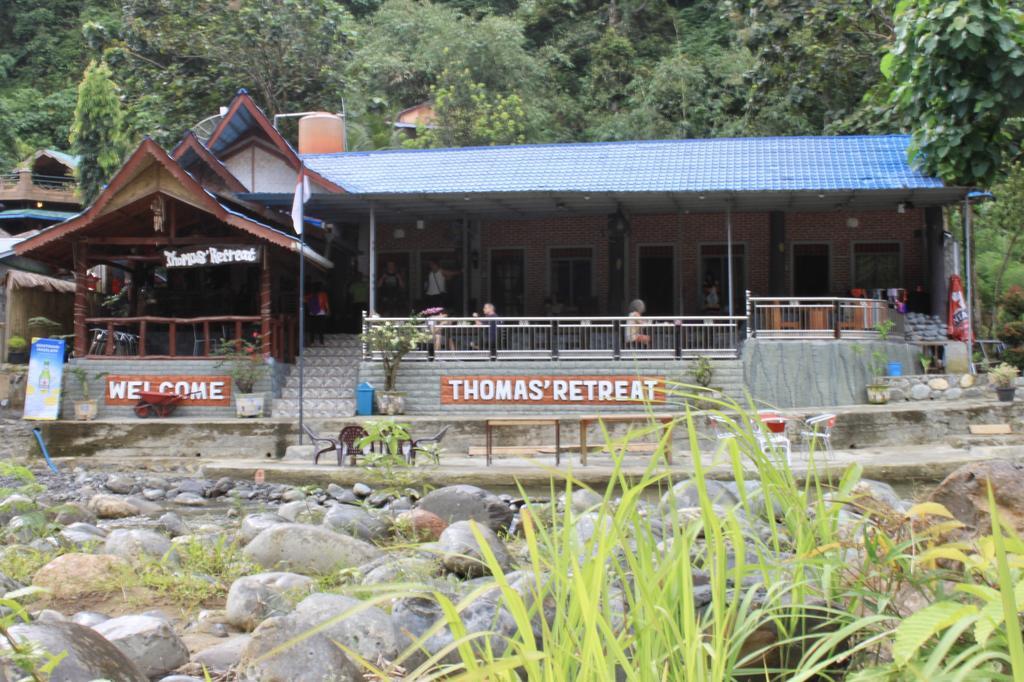 Thomas' Retreat Bukit Lawang Hotel Exterior photo